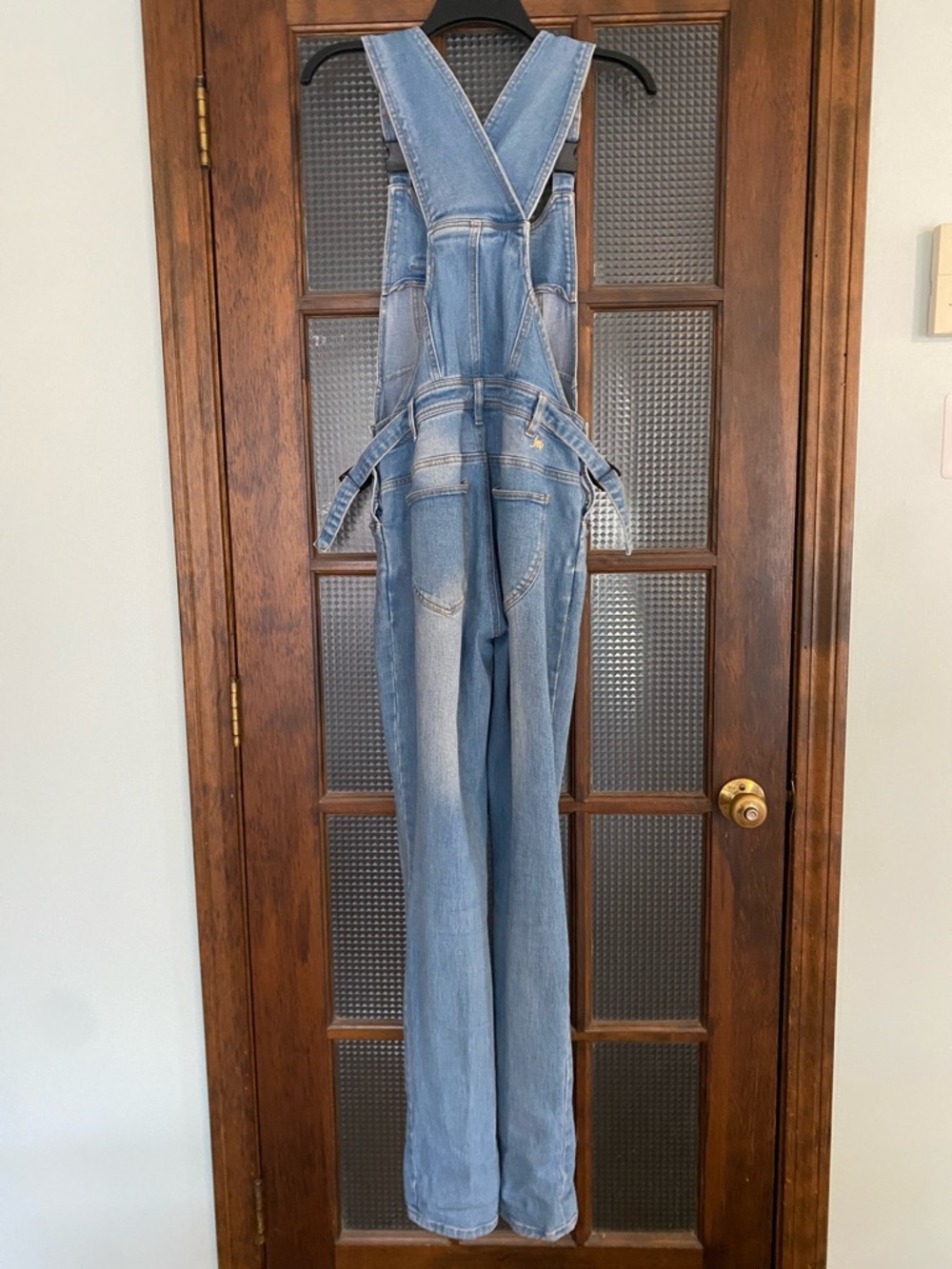 The Mumsie "Classic" light wash denim baby-carrier overalls - Picture 3 of 5